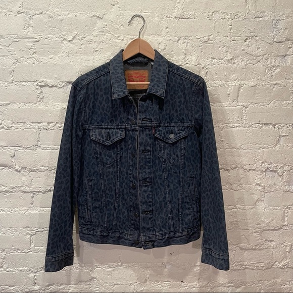 Levi’s Leopard Print Denim Jacket - Picture 2 of 3